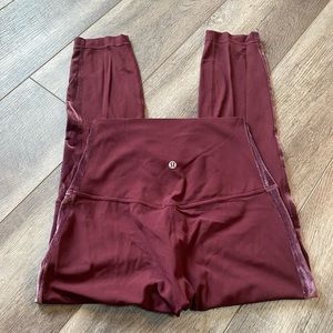 Lululemon Align Super High-Rise Crop *Velvet
Garnet Size 6